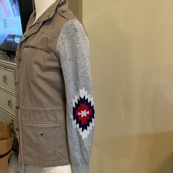 Jacket - Picture 2 of 4